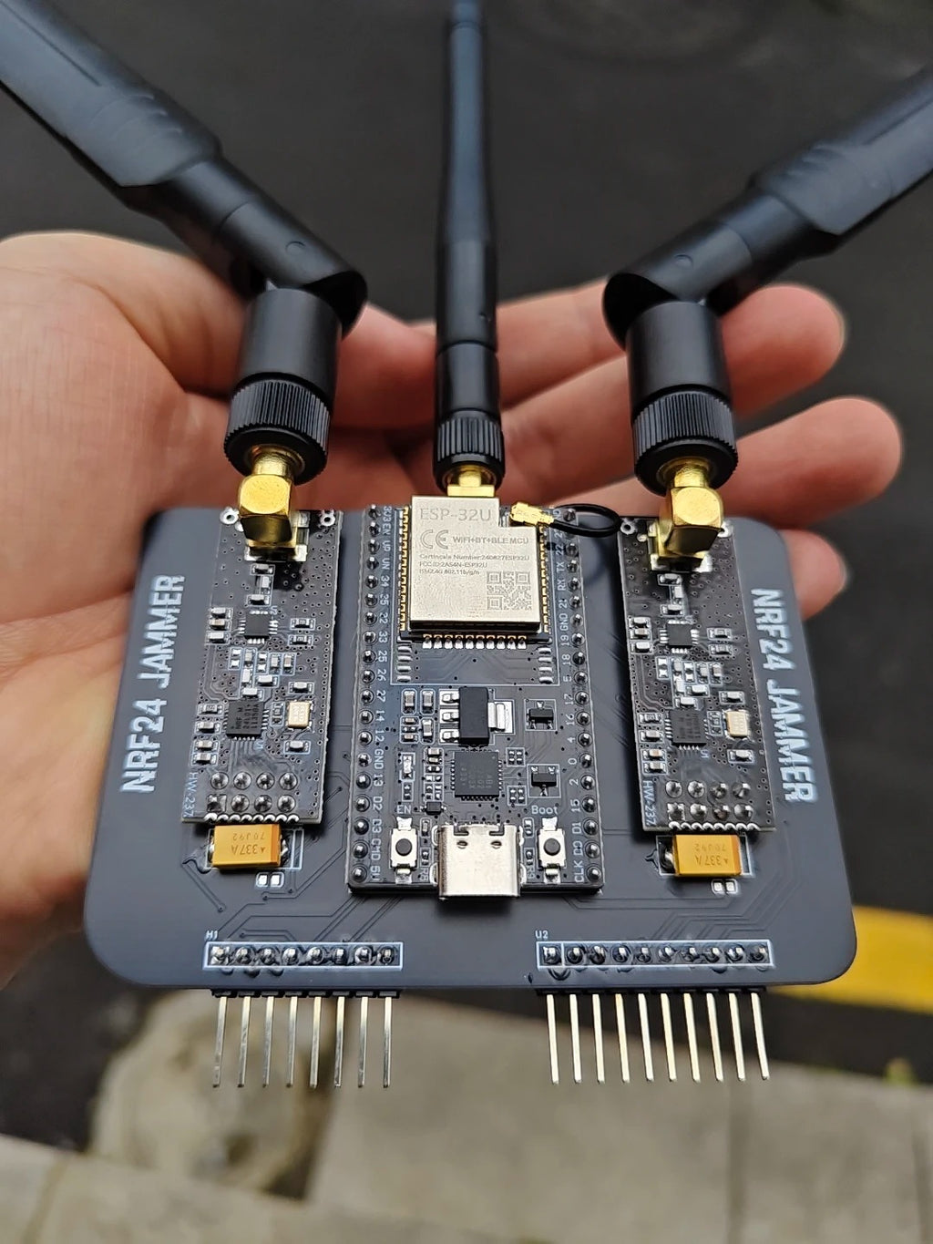 New ESP32 + NRF24L01 PA LNA 2.4GHz Module for Flipper Zero,Upgraded Antenna supports Bluetooth Blocker signal Development Board
